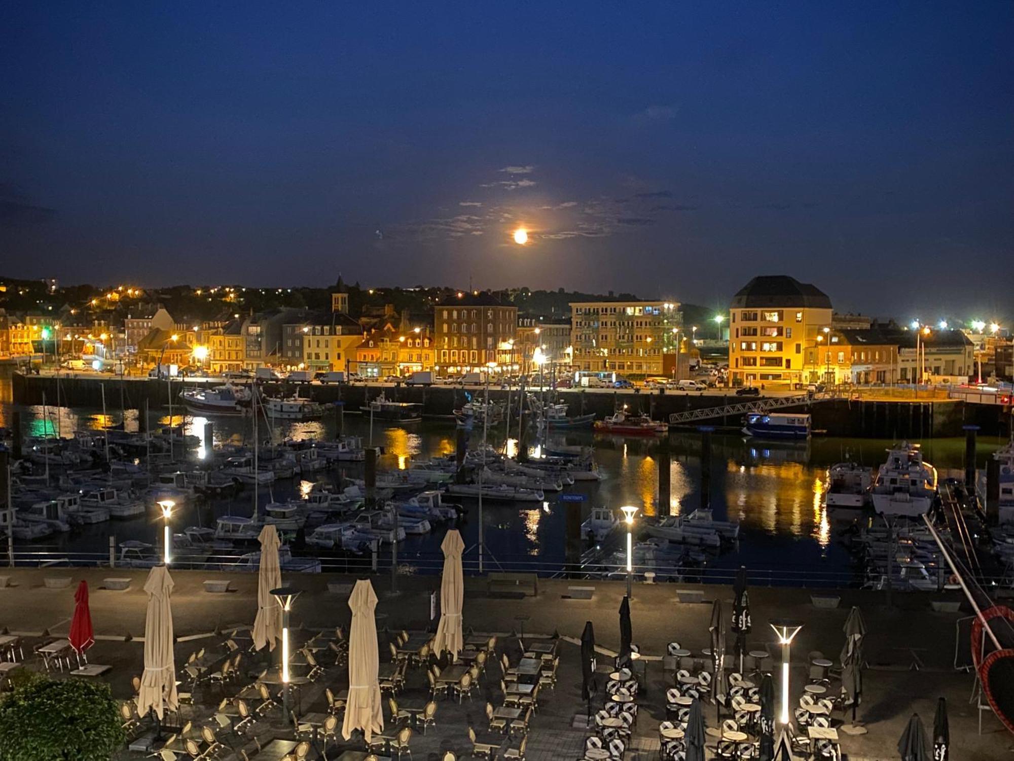 Etablissement 3 Etoiles Avec Ascenseur, 3 Appartements Lumineux Vue Port Avec Balcon, 200M De La Mer, Wifi Fibre, Tous Service Inclus Dieppe Esterno foto