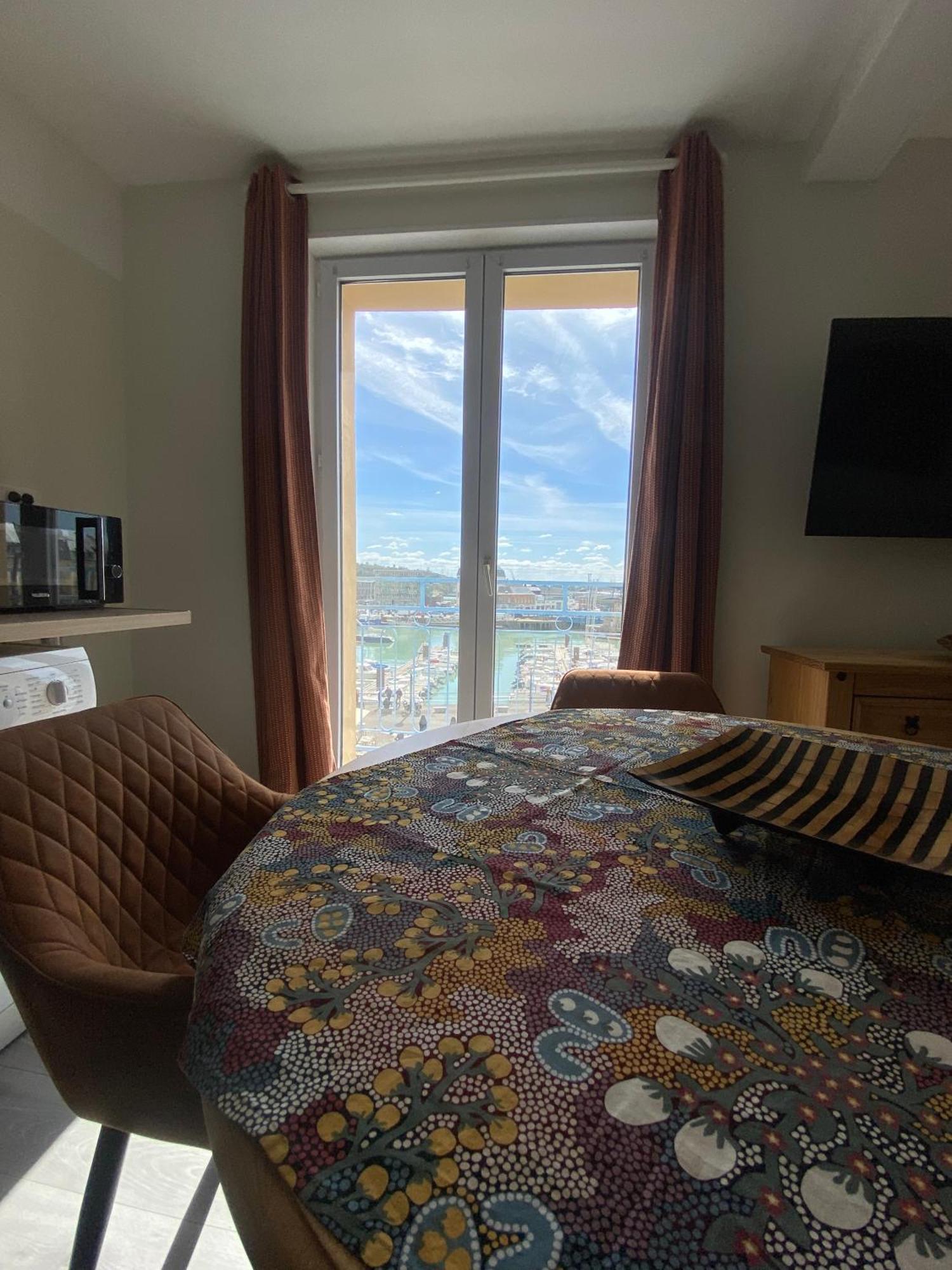 Etablissement 3 Etoiles Avec Ascenseur, 3 Appartements Lumineux Vue Port Avec Balcon, 200M De La Mer, Wifi Fibre, Tous Service Inclus Dieppe Esterno foto