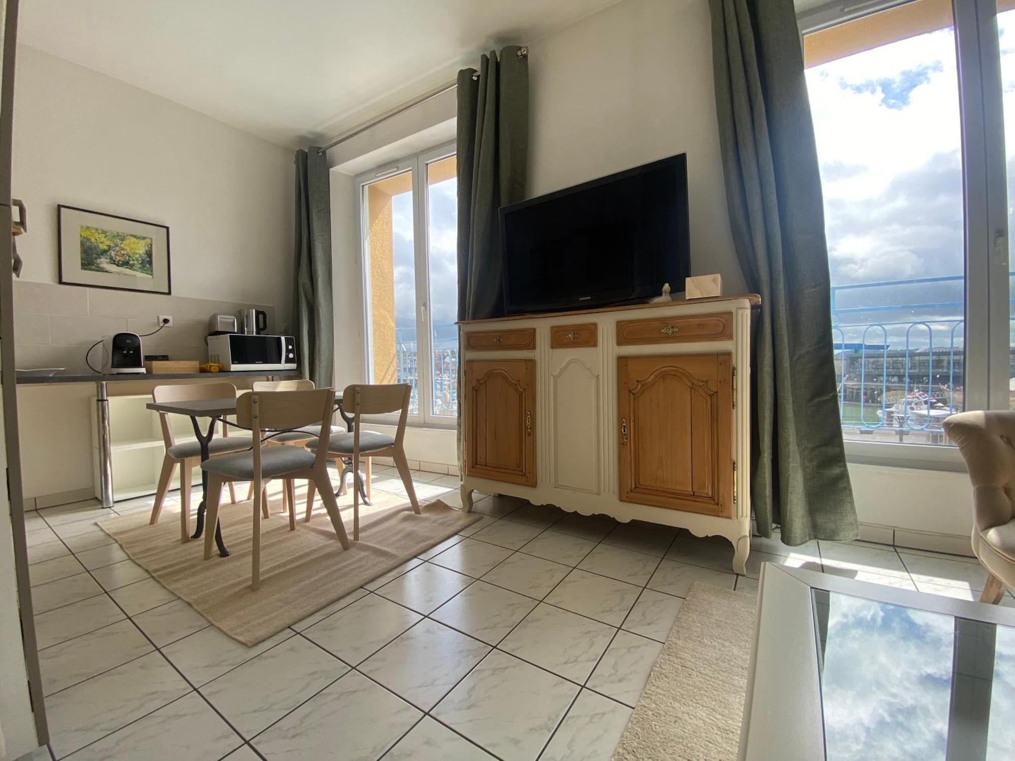 Etablissement 3 Etoiles Avec Ascenseur, 3 Appartements Lumineux Vue Port Avec Balcon, 200M De La Mer, Wifi Fibre, Tous Service Inclus Dieppe Esterno foto