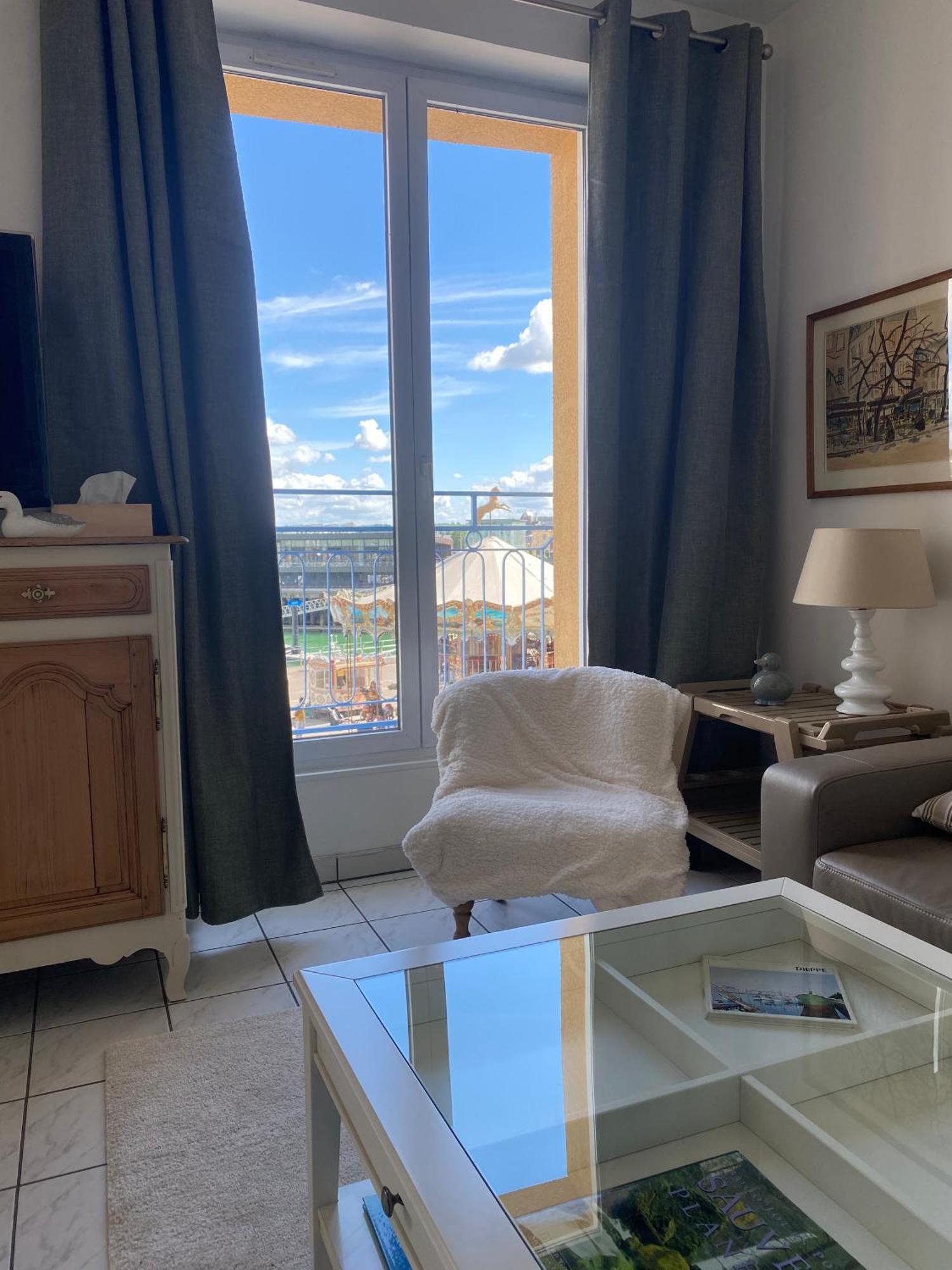 Etablissement 3 Etoiles Avec Ascenseur, 3 Appartements Lumineux Vue Port Avec Balcon, 200M De La Mer, Wifi Fibre, Tous Service Inclus Dieppe Esterno foto