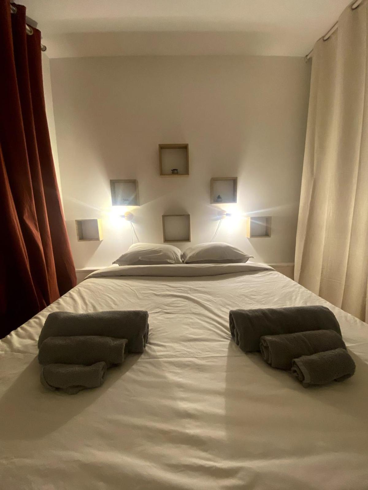 Etablissement 3 Etoiles Avec Ascenseur, 3 Appartements Lumineux Vue Port Avec Balcon, 200M De La Mer, Wifi Fibre, Tous Service Inclus Dieppe Esterno foto