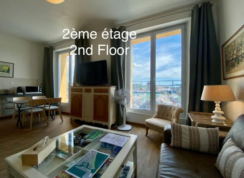 Etablissement 3 Etoiles Avec Ascenseur, 3 Appartements Lumineux Vue Port Avec Balcon, 200M De La Mer, Wifi Fibre, Tous Service Inclus Dieppe Esterno foto
