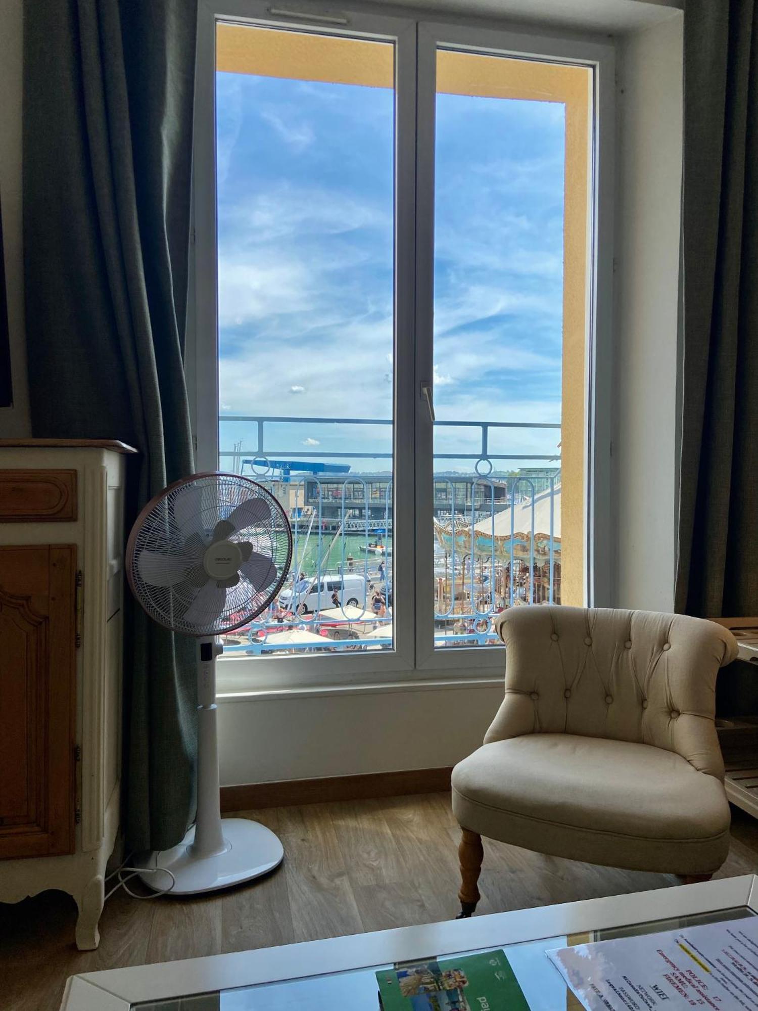 Etablissement 3 Etoiles Avec Ascenseur, 3 Appartements Lumineux Vue Port Avec Balcon, 200M De La Mer, Wifi Fibre, Tous Service Inclus Dieppe Esterno foto
